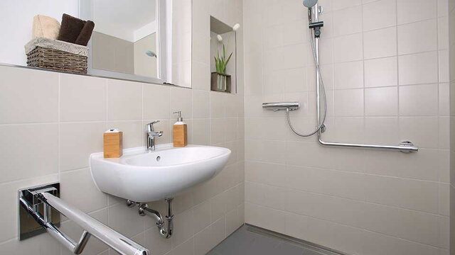 Foto eines barrierefreien Badezimmers