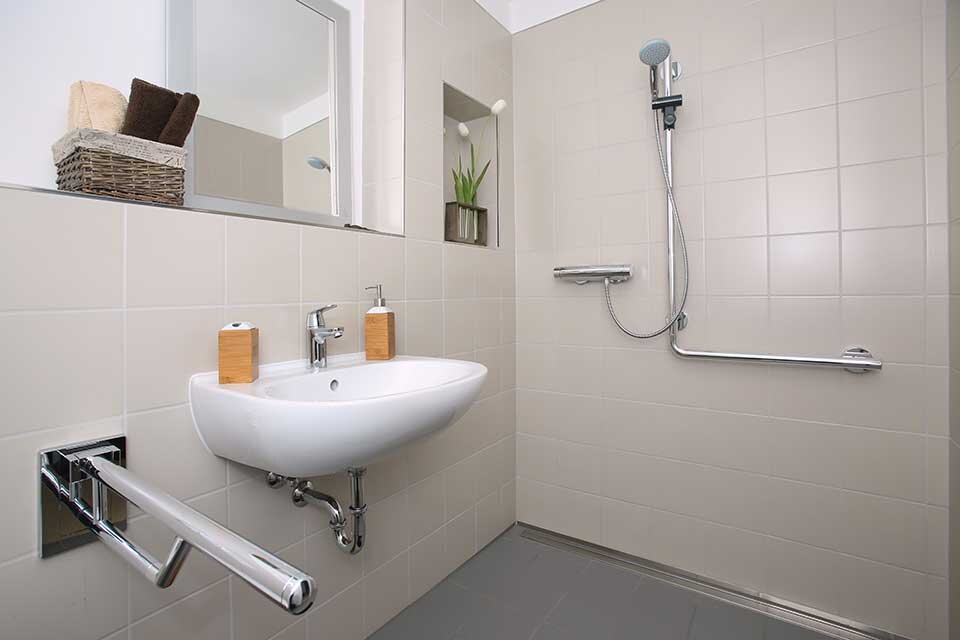 Foto eines barrierefreien Badezimmers