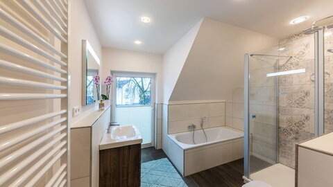 Badgestaltungen von der Herweg GmbH Leverkusen